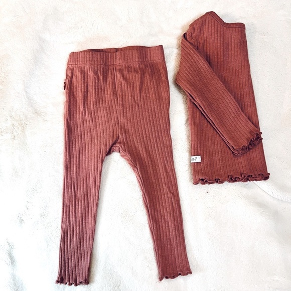 Ruffle Butts Mauve Girls Ribbed Lettuce Hem Long Sleeve Pajama Set. - Picture 3 of 7